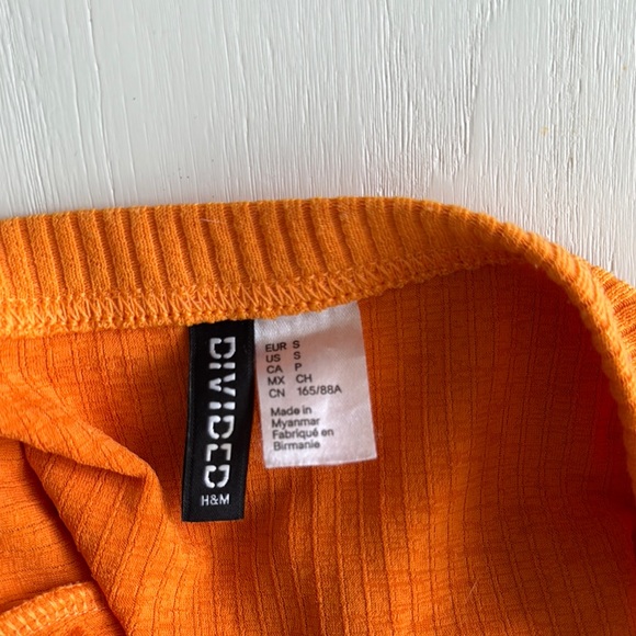 Divided Orange Ribbed Halter Top - Picture 3 of 3